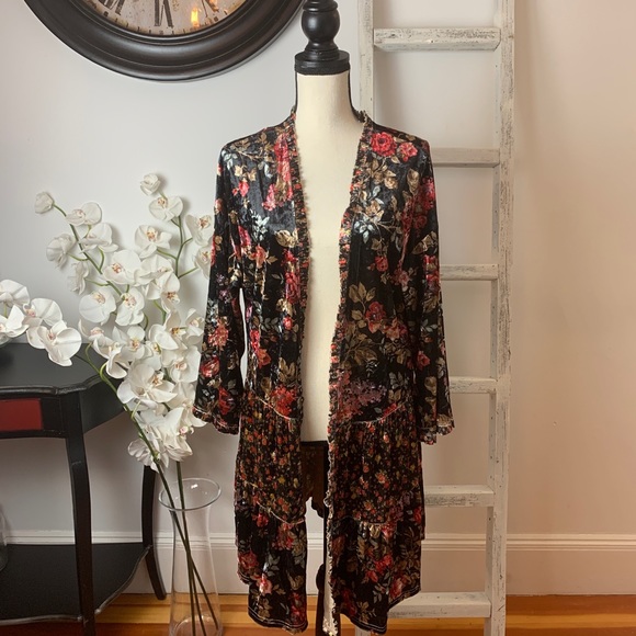 Floral Velvet Cardigan - Picture 3 of 8